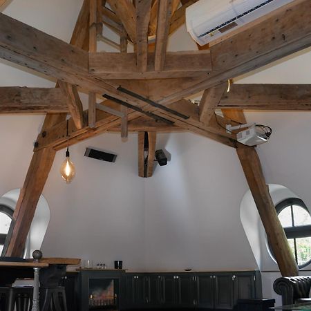 Loft Dans Le Clocher Face Au Chateau Bonnelles Kültér fotó