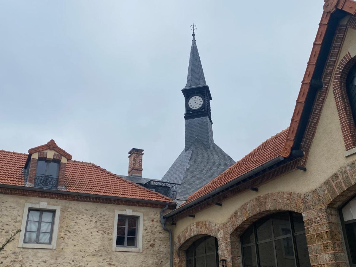 Loft Dans Le Clocher Face Au Chateau Bonnelles Kültér fotó