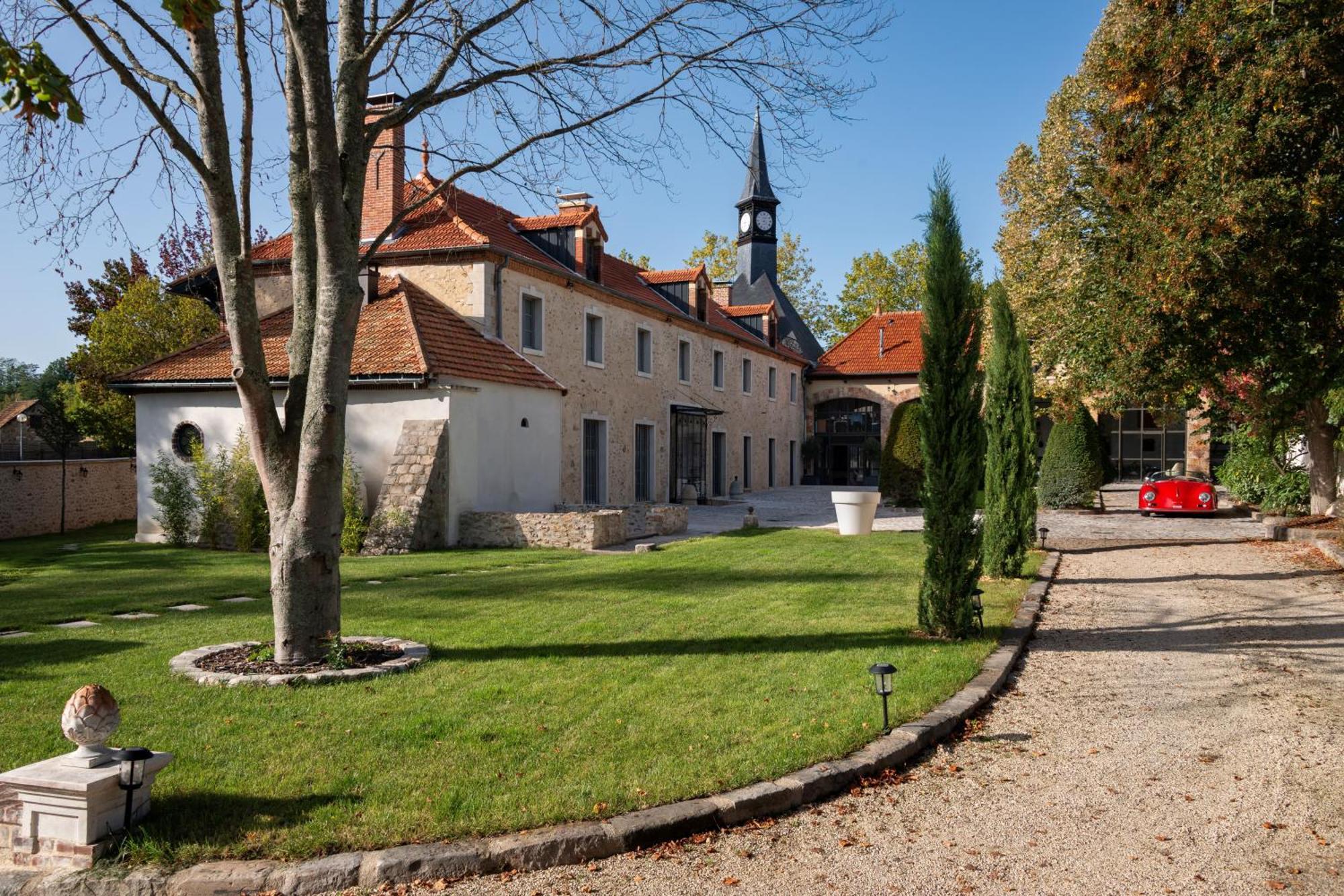 Loft Dans Le Clocher Face Au Chateau Bonnelles Kültér fotó