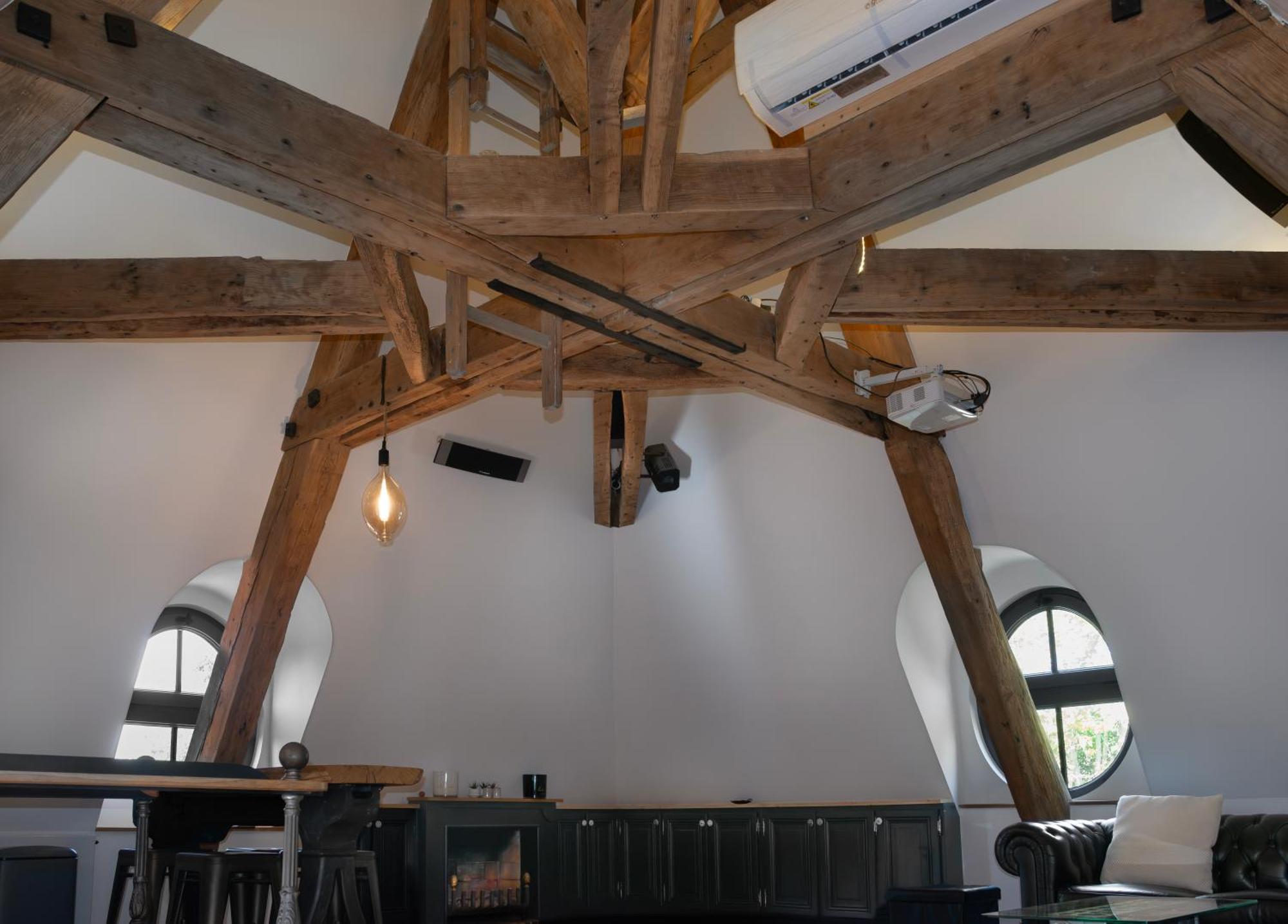 Loft Dans Le Clocher Face Au Chateau Bonnelles Kültér fotó