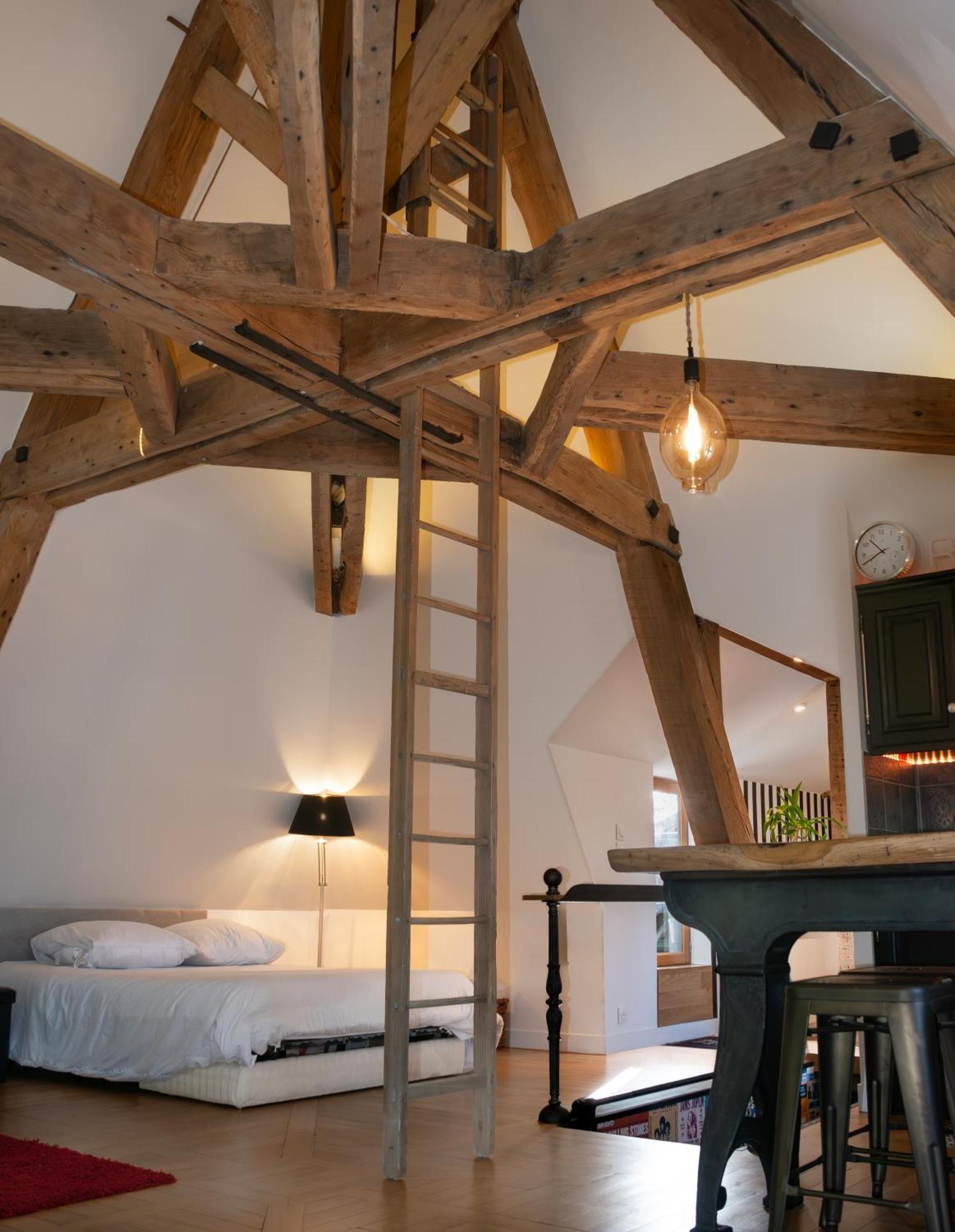 Loft Dans Le Clocher Face Au Chateau Bonnelles Kültér fotó